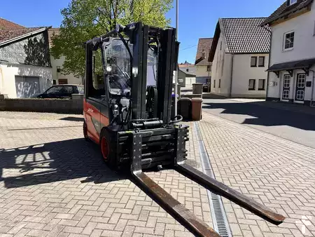 Elektro 4 Rad 2023  Linde E40/600 Elektro Stapler Gabelstapler Bj 11/2023 - BH 404 (10)