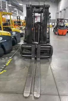 Montacargas Eléctrico (4 ruedas) 2021  Toyota 7FBCU45 (4)