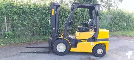 Carrelli elevatori diesel  Yale GPD-30-VXE-2195 (1)