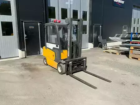 Empilhador diesel 2002  Jungheinrich EFG-Vac 16 (36)