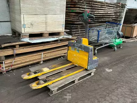 Handpalletwagens 2005  Jungheinrich EME 112 (1)