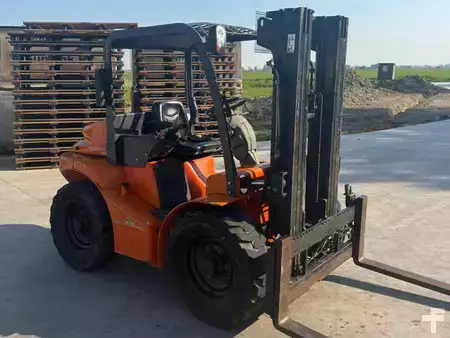 Diesel heftrucks 2004  Mast Explorer H15D (3)
