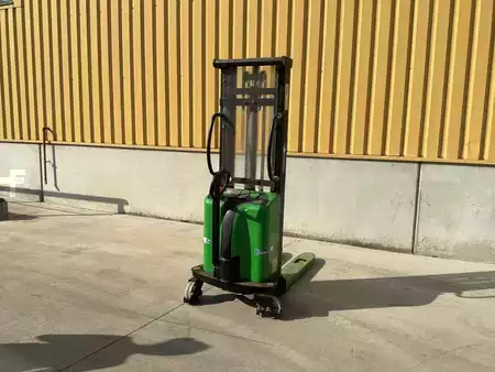 Hochhubwagen 2013  Falconlift Idol 1530 (5)