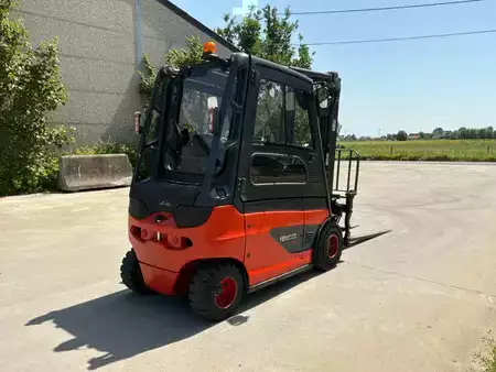 4-wiel elektrische heftrucks 2019  Linde E25-01 (5)