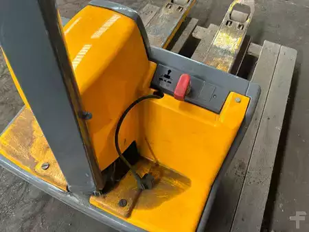 Handpalletwagens 2005  Jungheinrich EME 112 (4)