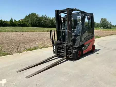 4-wiel elektrische heftrucks 2019  Linde E25-01 (1)
