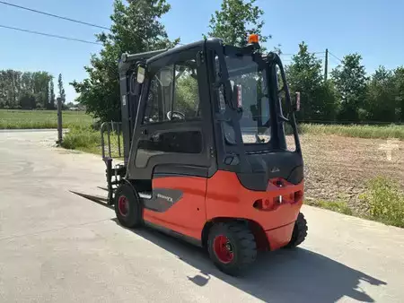 4-wiel elektrische heftrucks 2019  Linde E25-01 (7)