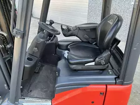 Elektryczne 3-kołowe 2020  Linde E12 Evo (14)
