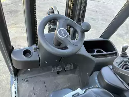 Elektryczne 3-kołowe 2020  Linde E12 Evo (15)