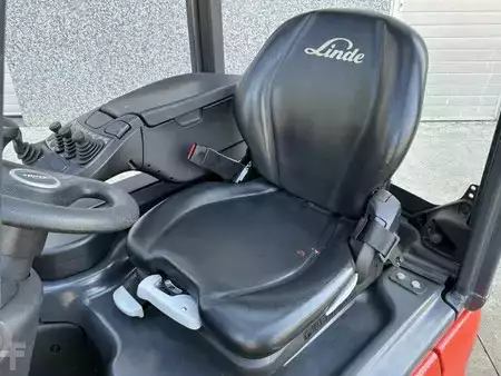 Elektryczne 3-kołowe 2020  Linde E12 Evo (21)