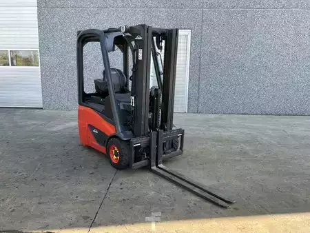 Elektryczne 3-kołowe 2020  Linde E12 Evo (3)