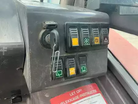 Dieselový VZV 2005  Manitou M30-4 (14)