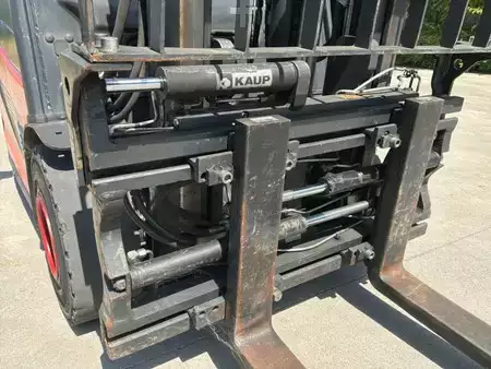 Elektro čtyřkolový VZV 2019  Linde E25-01 (11)