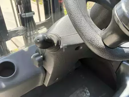 Elektro čtyřkolový VZV 2019  Linde E25-01 (24)