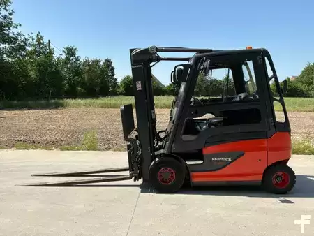 Elektro čtyřkolový VZV 2019  Linde E25-01 (8)