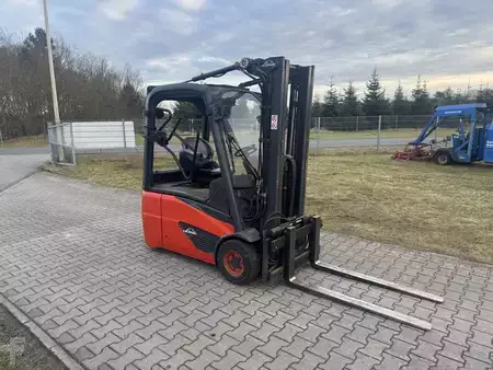 3-wiel elektrische heftrucks 2014  Linde E16-02 Triplex (4)