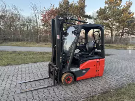 3-wiel elektrische heftrucks 2016  Linde E16-02 EVO Triplex (1)