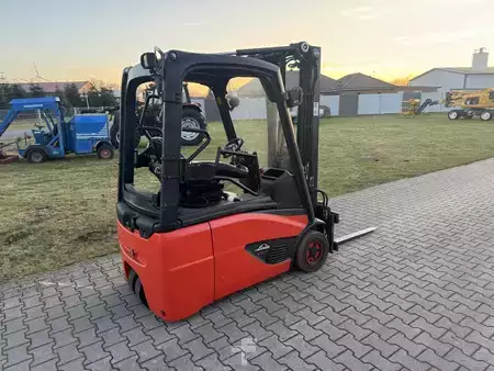 3-wiel elektrische heftrucks 2016  Linde E16-02 EVO Triplex (3)