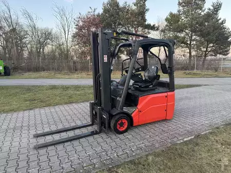 Elektro 3 Rad 2014  Linde E16 Triplex 5900 Std (1)