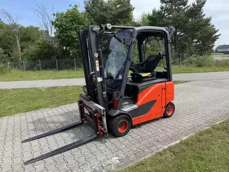 Elektro 4 Rad 2015  Linde E18PH-02 EVO (1)