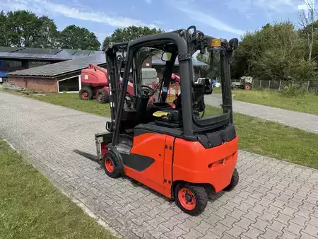 Elektro 4 Rad 2015  Linde E18PH-02 EVO (2)