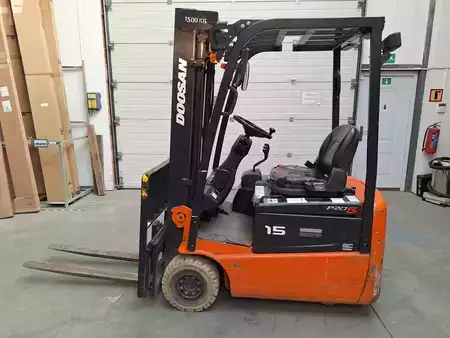3-wiel elektrische heftrucks 2011  Doosan B 15 (1)