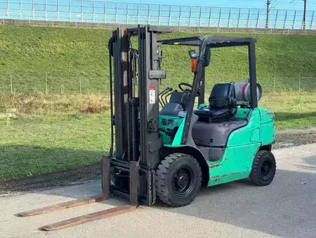 Carretilla elevadora diésel 2006  Mitsubishi Triplo Freelift FG25N (1)