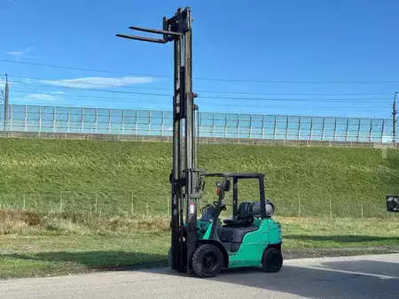 Carretilla elevadora diésel 2006  Mitsubishi Triplo Freelift FG25N (7)