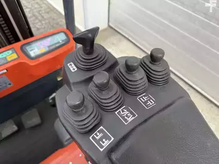 Elektro tříkolové VZV 2008  Toyota 7FBEST15 (12)