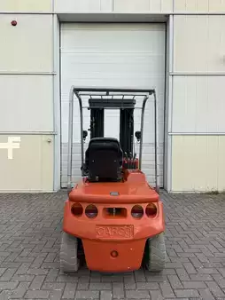 Chariots électriques à 4 roues 2005  BT C4E150 (7)