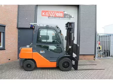 Diesel Forklifts 2020  Toyota 02-8FDF30 02-8FDF30 (2)