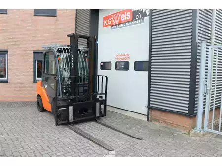Diesel Forklifts 2020  Toyota 02-8FDF30 02-8FDF30 (5)