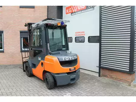 Diesel Forklifts 2020  Toyota 02-8FDF30 02-8FDF30 (8)