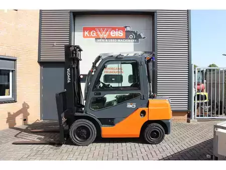 Diesel Forklifts 2020  Toyota 02-8FDF30 02-8FDF30 (2)