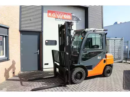 Diesel Forklifts 2020  Toyota 02-8FDF30 02-8FDF30 (5)