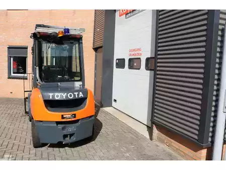 Diesel Forklifts 2020  Toyota 02-8FDF30 02-8FDF30 (8)
