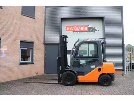 Diesel Forklifts 2020  Toyota 02-8FDF30 02-8FDF30 (1)