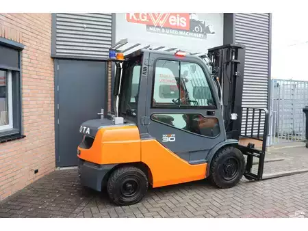 Diesel Forklifts 2020  Toyota 02-8FDF30 02-8FDF30 (10)