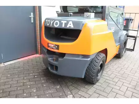 Diesel Forklifts 2020  Toyota 02-8FDF30 02-8FDF30 (16)