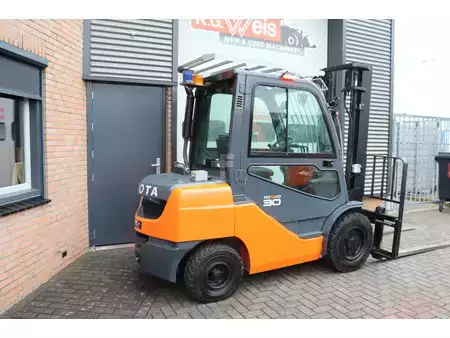 Diesel Forklifts 2020  Toyota 02-8FDF30 02-8FDF30 (9)