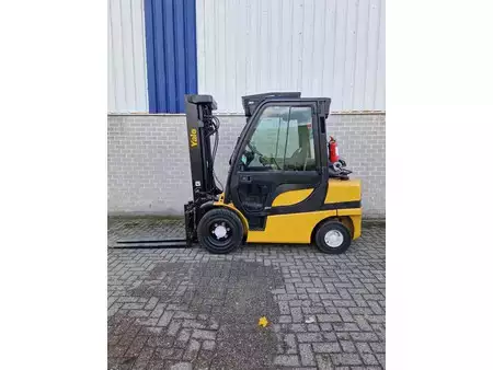 Diesel Forklifts 2013  Yale GLP30VX GLP30VX (1)