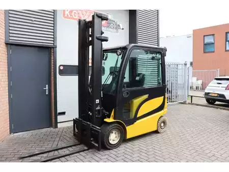 Wózki widłowe diesel 2011  Yale ERP25VL ERP25VL (2)