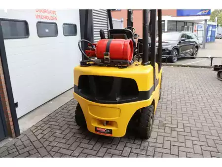 Dieselstapler 2011  Yale GLP25VX GLP25VX (8)
