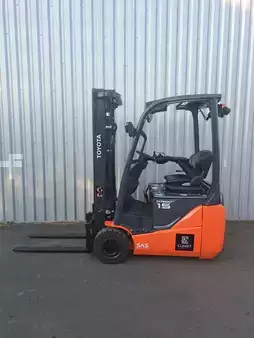 Carrelli elettrici 3 ruote 2019  Toyota 8FBE15T (1)