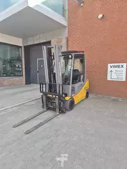 4-wiel elektrische heftrucks 2019  Jungheinrich EFG 320 (1)