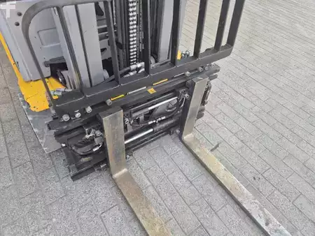 4-wiel elektrische heftrucks 2019  Jungheinrich EFG 320 (7)