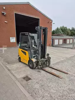 Eléctrico - 4 rodas 2014  Jungheinrich EFG425k (2)