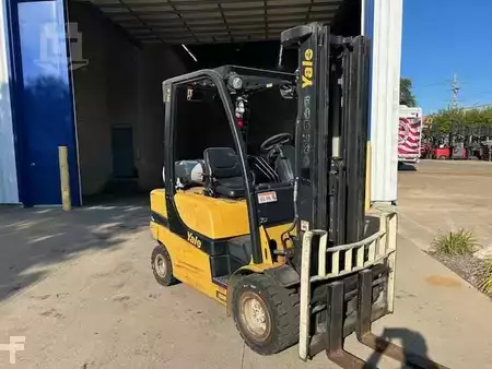 Propane Forklifts 2015  Yale GLP050LX (4)