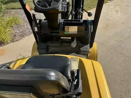 Propane Forklifts 2015  Yale GLP050LX (6)