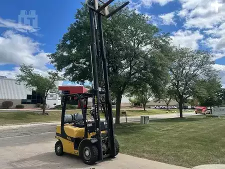 Propane Forklifts 2016  Yale GLP050VX (10)